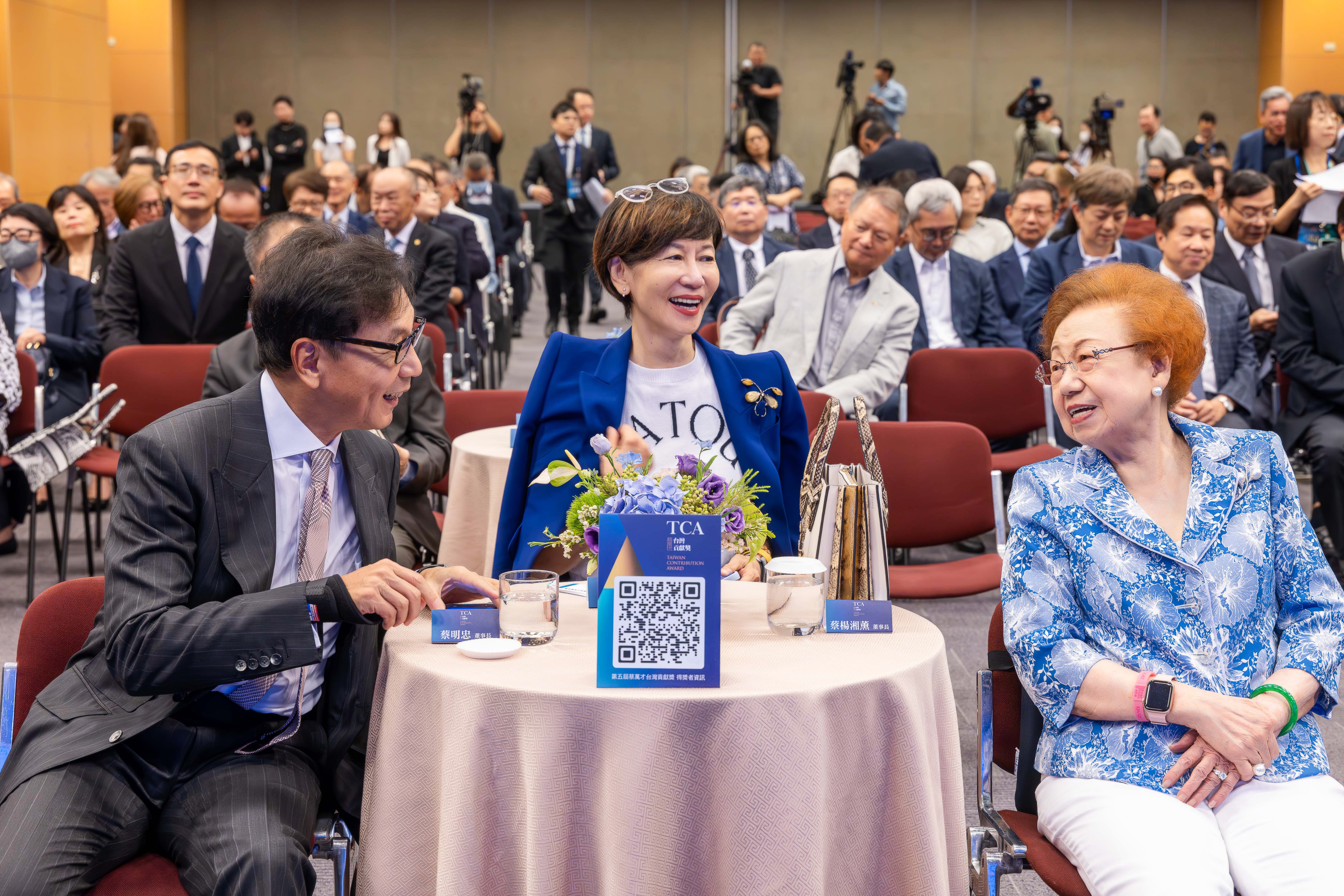 蔡總裁夫人與蔡明忠董事長伉儷